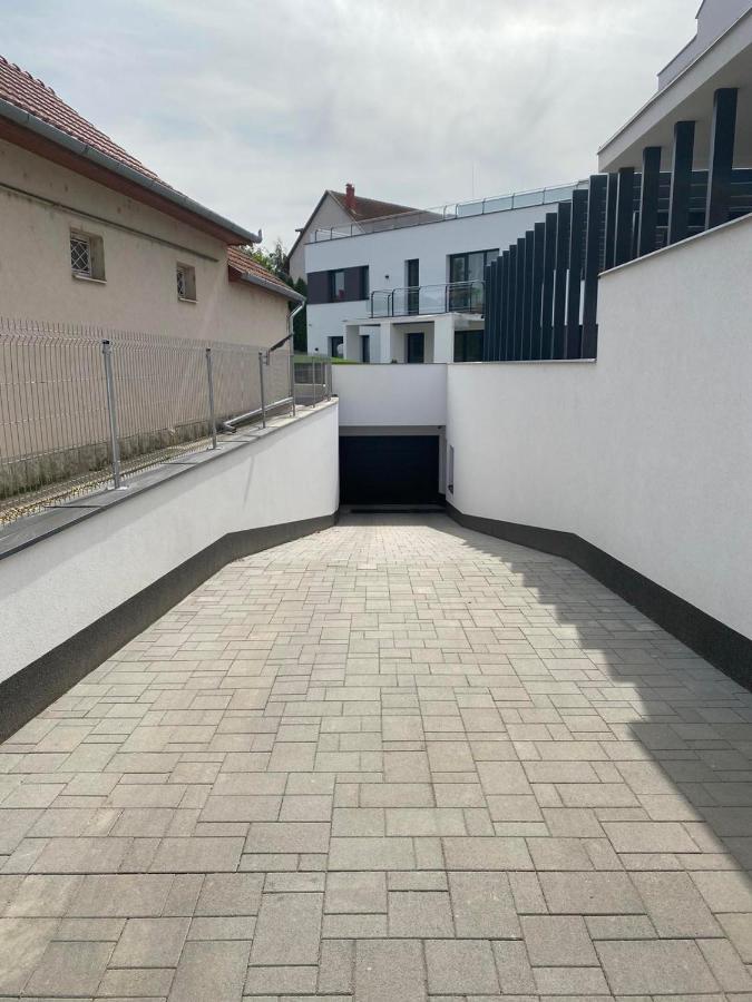 Oasis Apartman Hajduszoboszlo Exterior photo